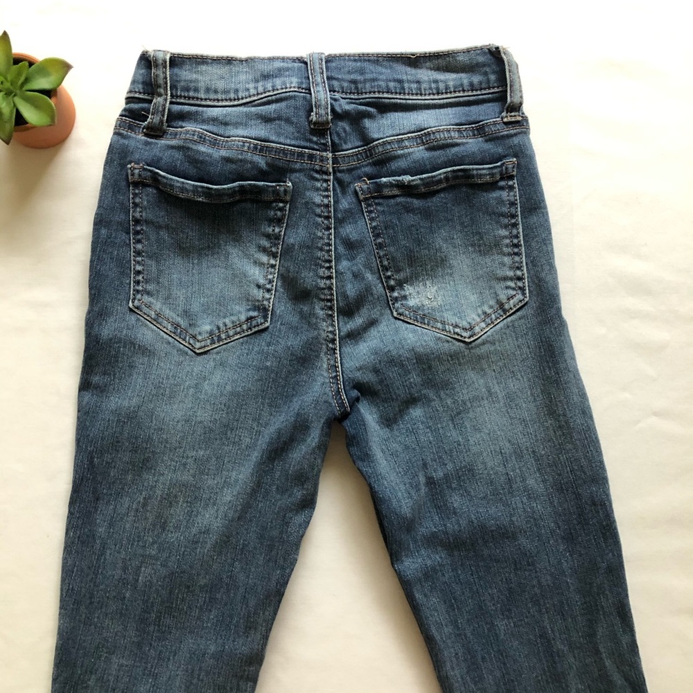 American Rag distressed jeans - Picture 5 of 7